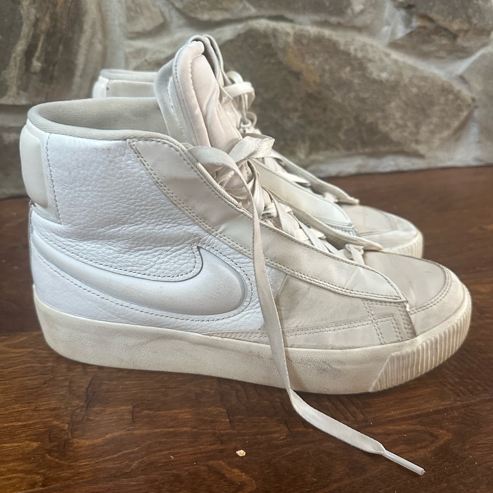 Women’s Nike blazers  mid victory size 9